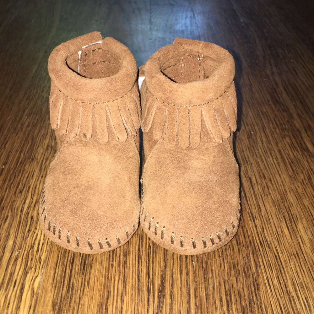 Minnetonka baby shoes, size 1. Preowned.